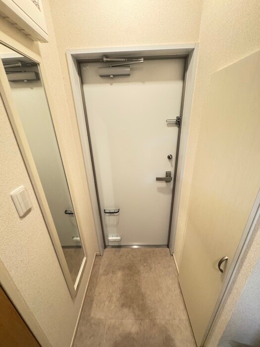 物件内観写真17　(玄関)