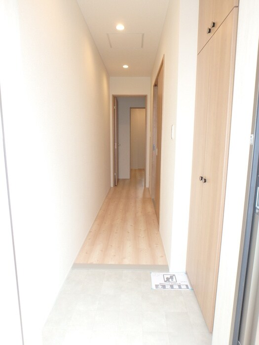 物件内観写真7　(玄関)