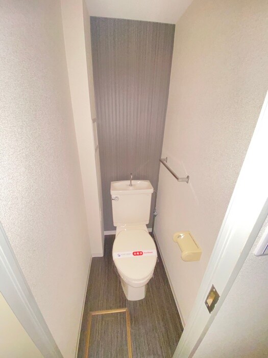 物件内観写真8　(トイレ)
