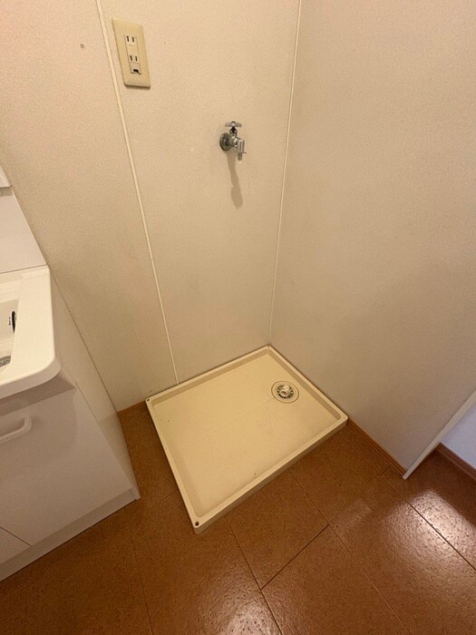 物件内観写真15　(洗濯機置場)