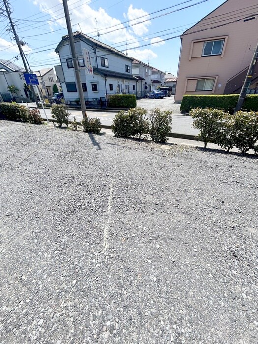 物件外観写真6　(駐車場)