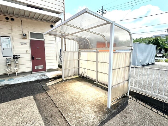 物件外観写真3　(駐輪場)