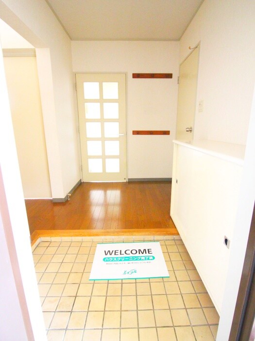 物件内観写真14　(玄関)