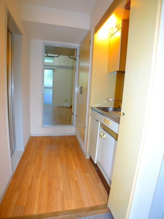 物件内観写真7　(玄関)