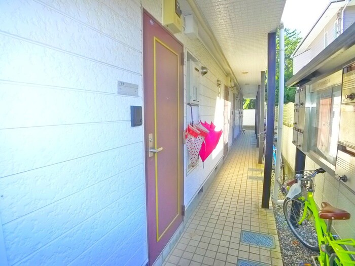 物件外観写真6　(エントランス部分)