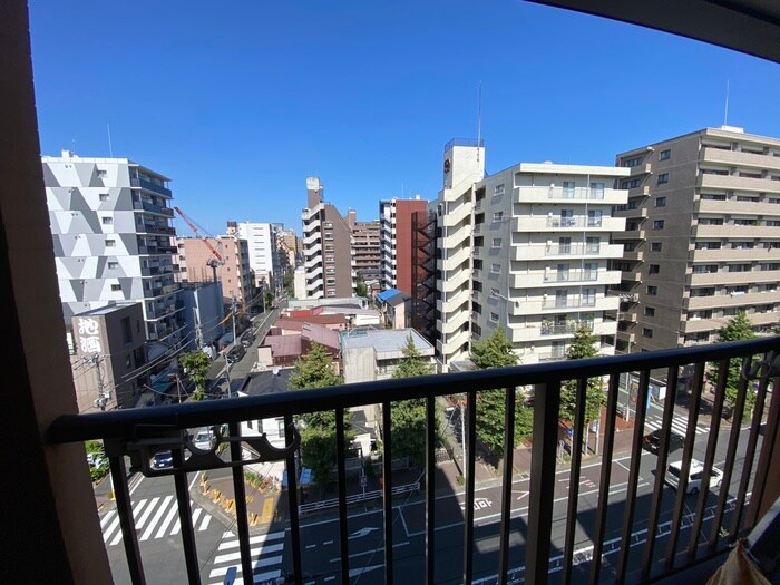 物件内観写真11　(室内からの展望)