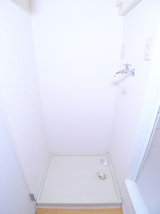 物件内観写真15　(洗濯機置場)