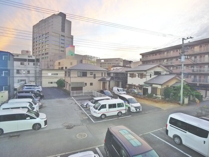 物件内観写真22　(室内からの展望)