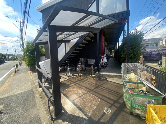 物件外観写真3　(駐輪場)