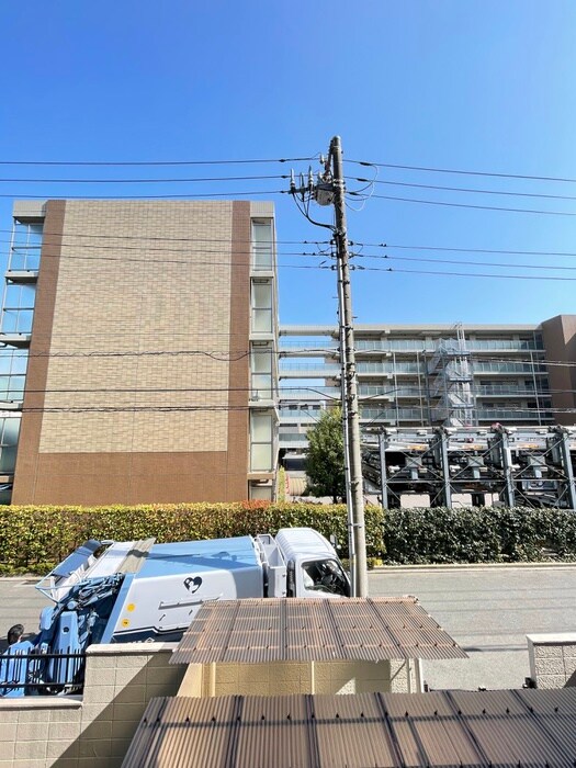 物件内観写真17　(室内からの展望)