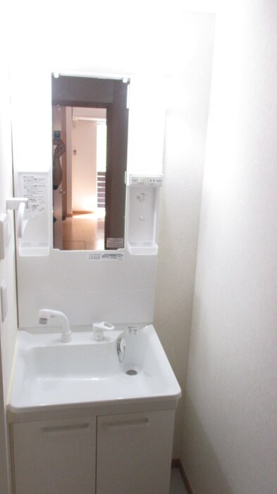 物件内観写真8　(洗面)