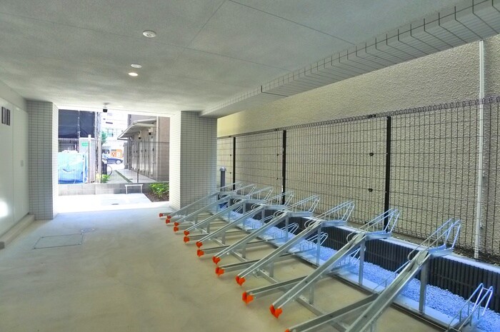 物件外観写真6　(駐輪場)