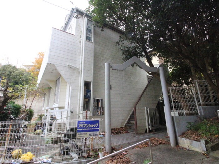 物件外観写真4　(エントランス部分)