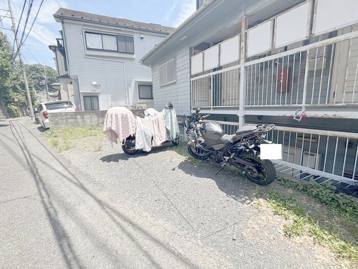 物件外観写真5　(駐輪場)