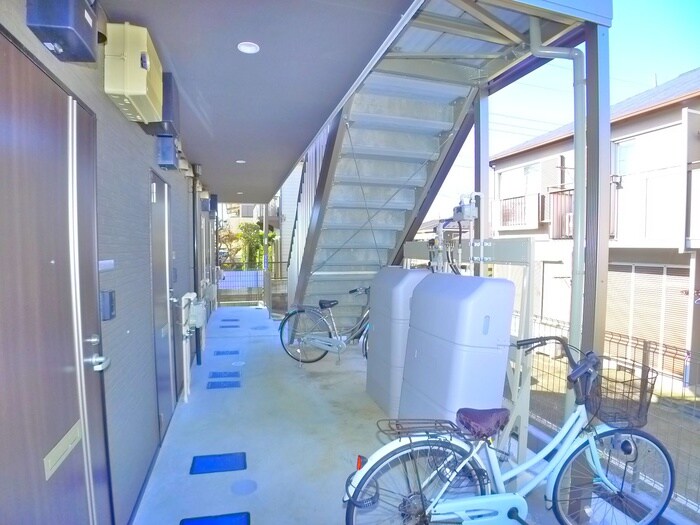 物件外観写真4　(駐輪場)