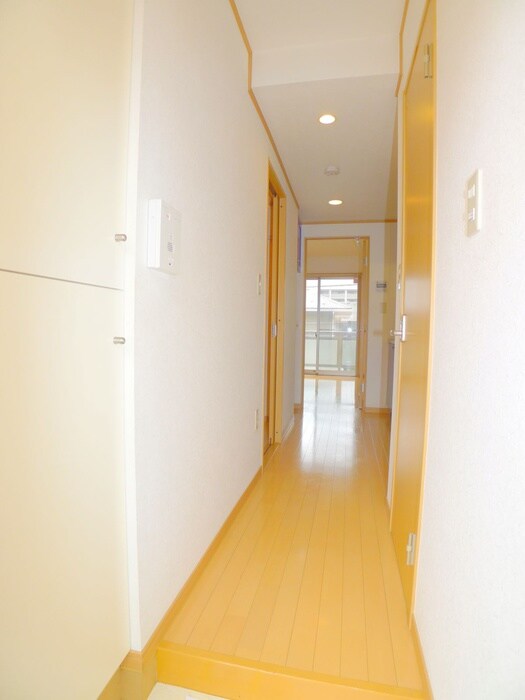 物件内観写真16　(玄関)