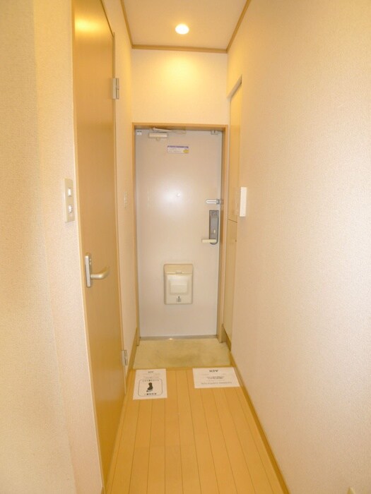 物件内観写真16　(玄関)