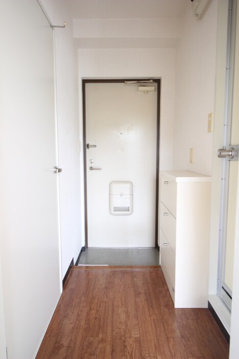 物件内観写真14　(玄関)