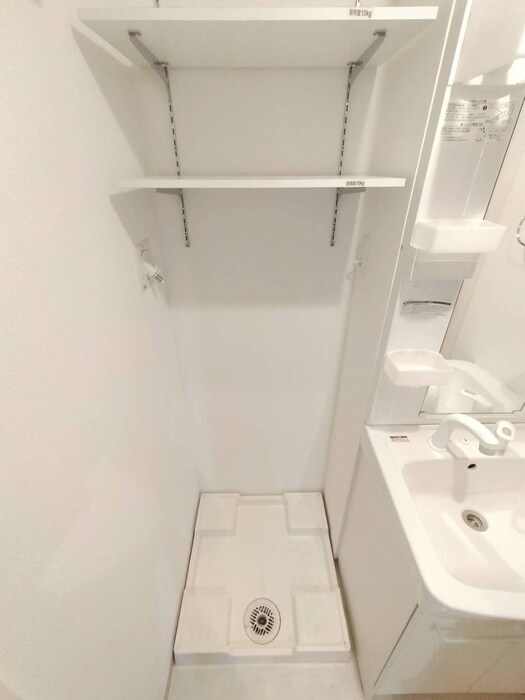 物件内観写真21　(洗濯機置場)