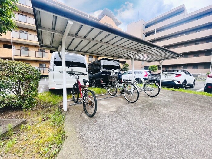 物件外観写真6　(駐輪場)