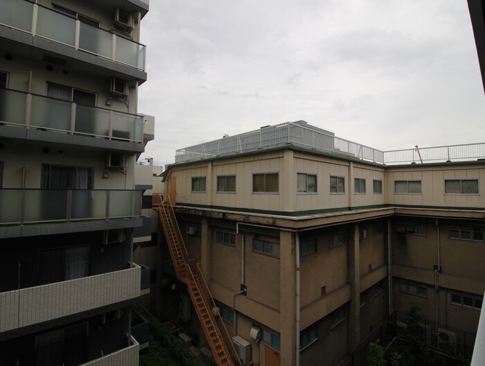 物件内観写真16　(室内からの展望)