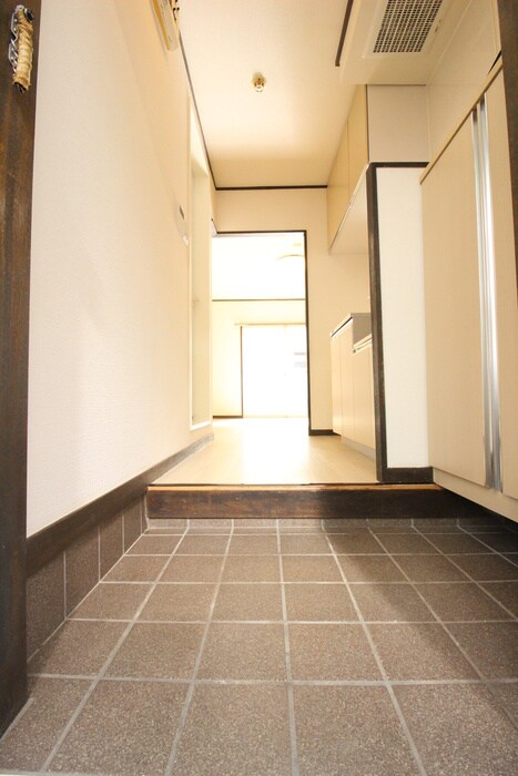 物件内観写真18　(玄関)