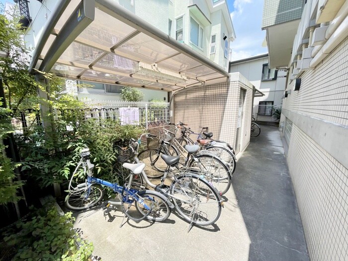 物件外観写真3　(駐輪場)