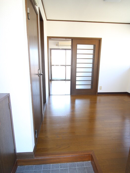 物件内観写真13　(廊下)