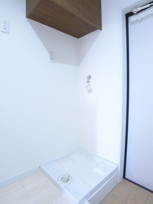 物件内観写真17　(洗濯機置場)