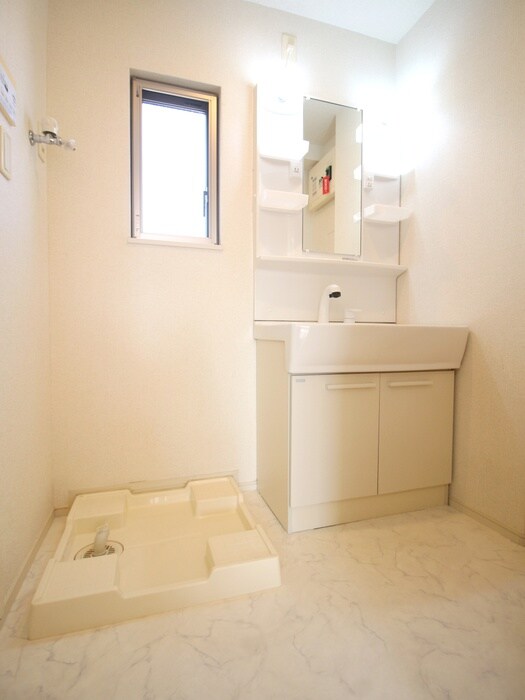 物件内観写真15　(洗濯機置場)