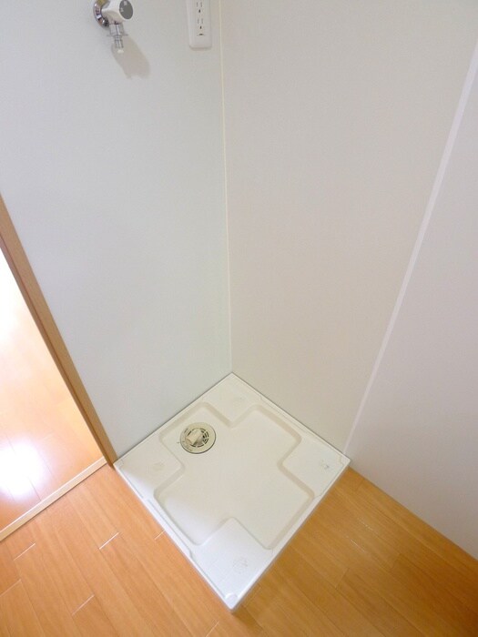 物件内観写真13　(洗濯機置場)