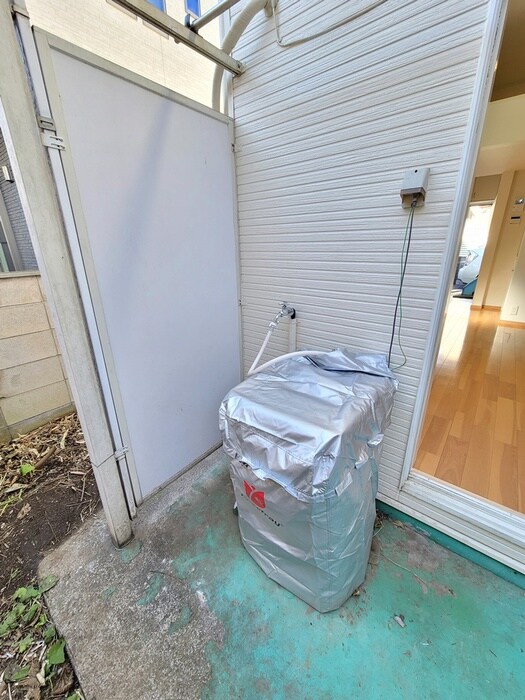 物件内観写真16　(洗濯機置場)