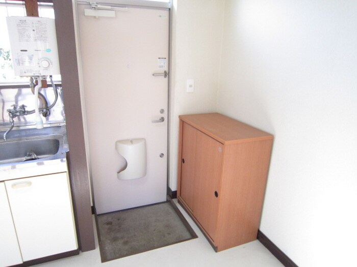 物件内観写真16　(玄関)