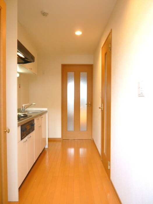 物件内観写真14　(廊下)