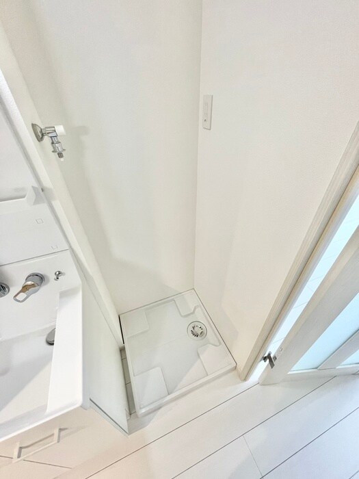 物件内観写真8　(洗濯機置場)