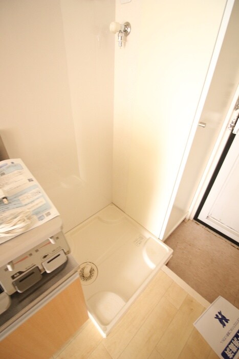 物件内観写真13　(洗濯機置場)