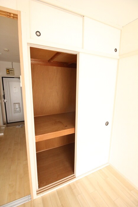物件内観写真15　(収納)