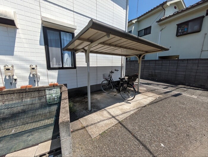 物件外観写真4　(駐輪場)