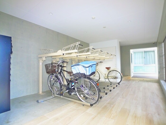 物件外観写真5　(駐輪場)