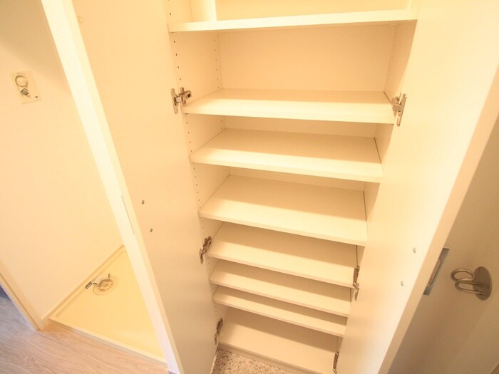 物件内観写真7　(靴箱)