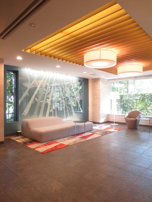 物件外観写真6　(エントランス部分)