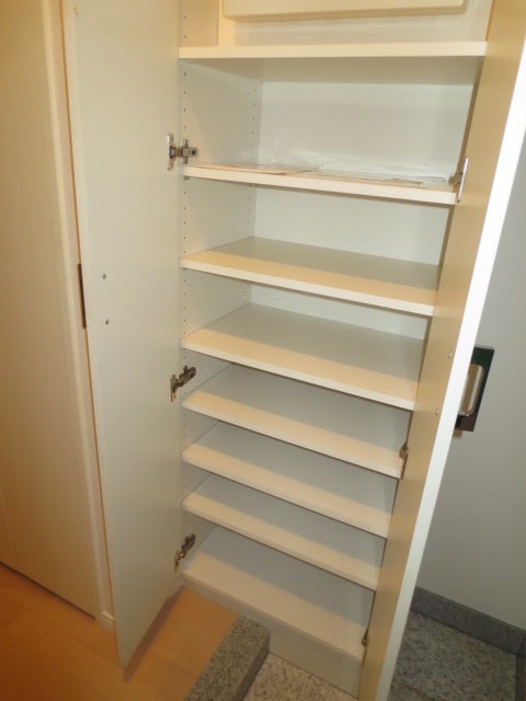 物件内観写真11　(収納)