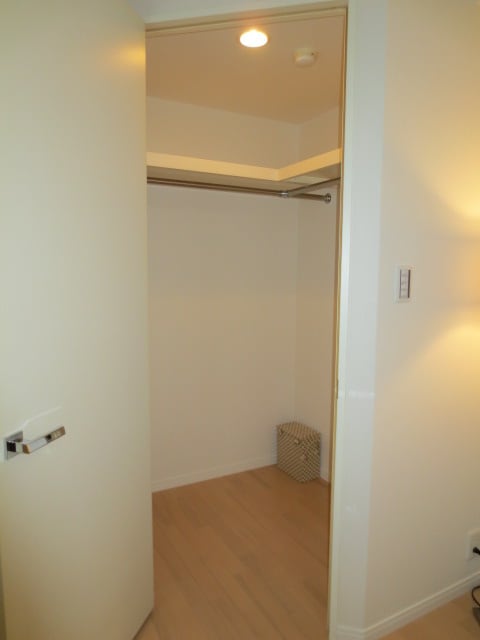 物件内観写真12　(収納)