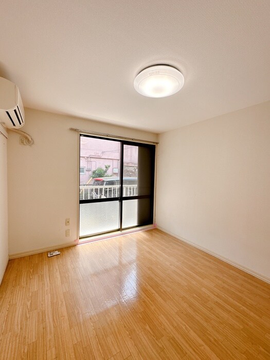 物件内観写真5　(居室)