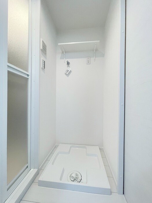 物件内観写真13　(洗濯機置場)