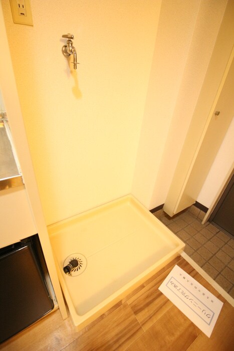 物件内観写真15　(洗濯機置場)