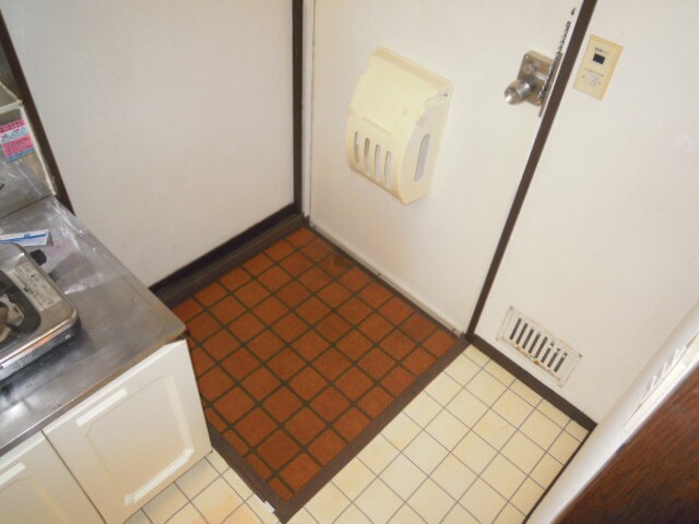 物件内観写真7　(玄関)