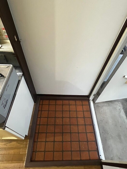物件内観写真10　(玄関)