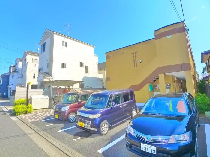 物件外観写真4　(駐車場)