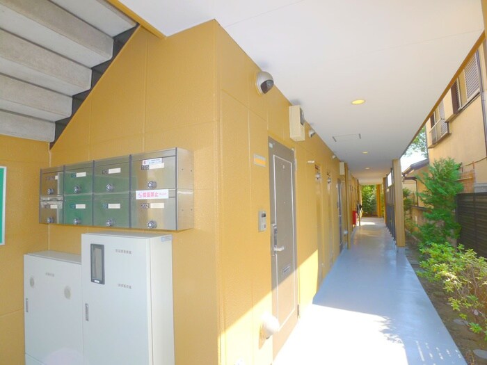 物件外観写真6　(エントランス部分)